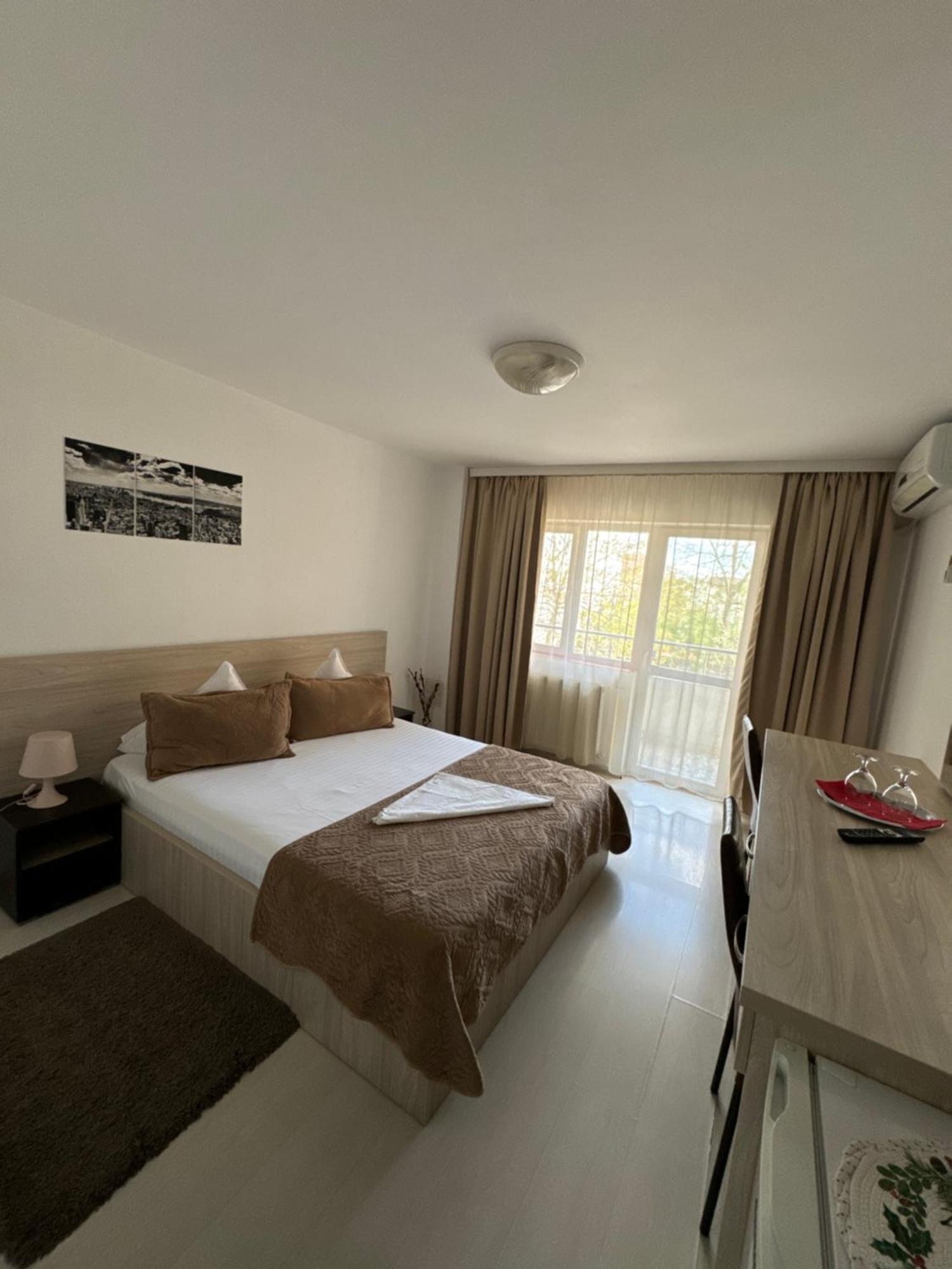 Hotel Fast Airport 3*